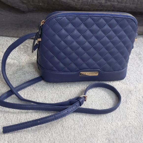 Sag Harbor Handbags - EUC navy Sag Harbor crossbody